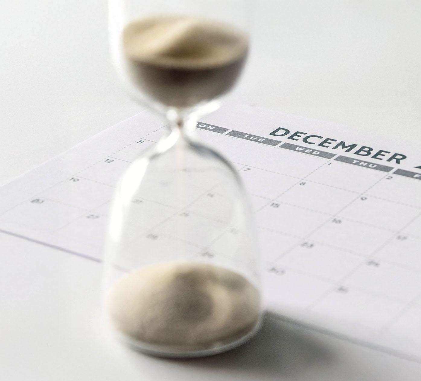 Hour glass on end of year calendar
